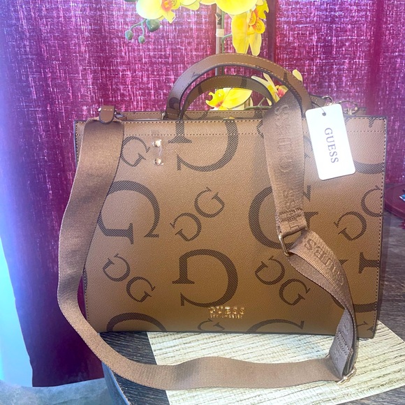 Women’s 🤎Guess?tote 👜 - Picture 7 of 12